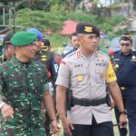 Kapolres Fakfak AKBP Ary Nyoto Setiawan dan Dandim 1803/Fakfak Letkol.Inf. Yatiman dalam satu kesempatan belum lama ini, Foto (Rustam Rettob/mataradarindonesia.com)