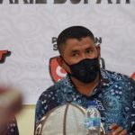 Hasanudin Rettob, Divisi Teknis KPU Kabupaten Fakfak, foto ; rustam rettob/mataradarindonesia.com