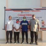 Terlihat akrab, Calon Bupati dan Wakil Bupati Fakfak, Paslon #SADAR dan Paslon UTA_YOH sebelum mengikuti Tes Kesehatan hari kedua, Selasa, (8/9) di RSUD Jhon Piet Wanane, Kabupaten Sorong – Papua Barat didampingi Divisi Teknis KPU Fakfak, Hasanudin Rettob, Ketua IDI Fakfak, dr Erry Anggrainy, serta Bawaslu Kabupaten Fakfak, foto ; Istimewah