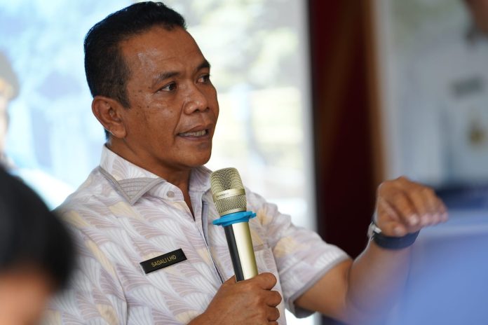 Kepala Dinas Sosial Kabupaten Fakfak. Sadali Lahadali. foto ; rustam rettob/mataradarindonesia.com