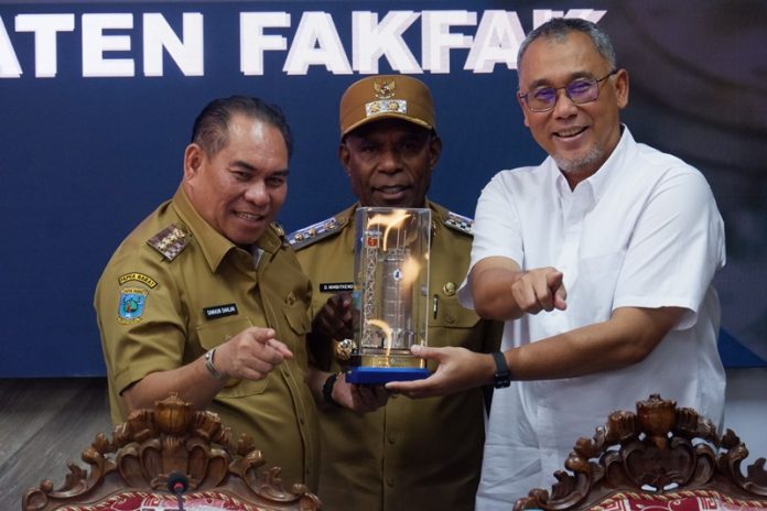 Pertemuan Pemerintah Daerah bersama PKT belum lama ini di Fakfak - Papua Barat, foto ; rustam rettob/mataradarindonesia.com
