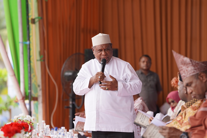 Sekda Papua Barat. Drs H Ali Baham Temongmere, MTP ketika memberikan urian singkat penetapan Masuknya Agama Islam di Tanah Papua. 8 Agustus 1360 (666 Tahun pada 2026), foto ; rustam rettob/mataradarindonesia.com